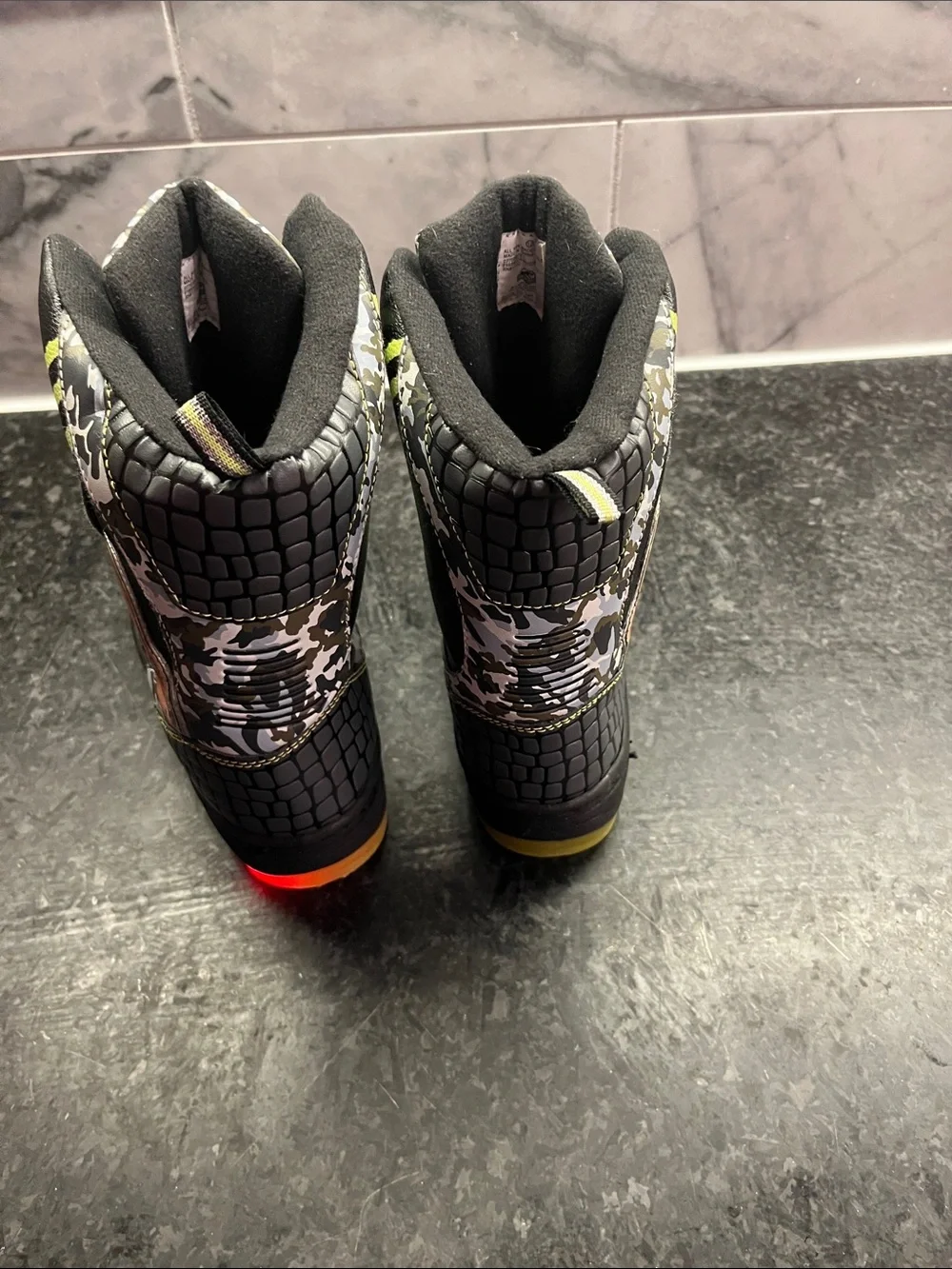 Boys JURASSIC WORLD SNOW LIGHT UP BOOTS